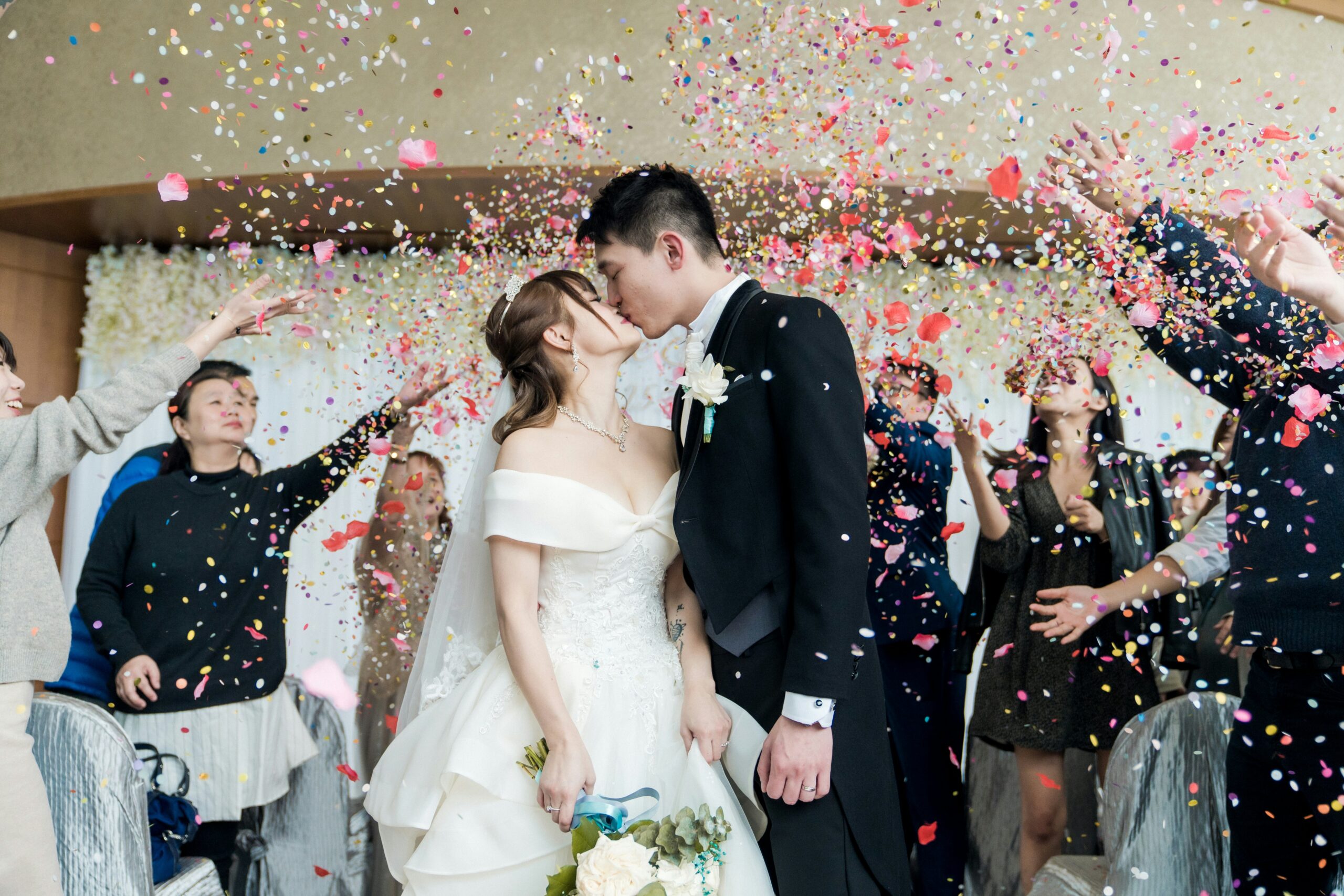 結婚式場の集客戦略を徹底解説｜成約から逆算した「勝てる導線」の作り方